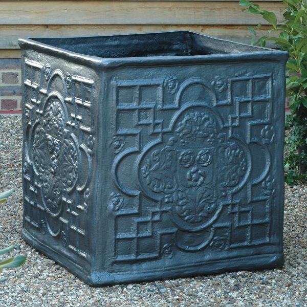 James II Planter